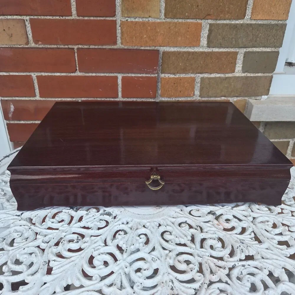 1847 Rogers Bros Remembrance Silverplate 50pc Flatware Set Wood Chest Vintage